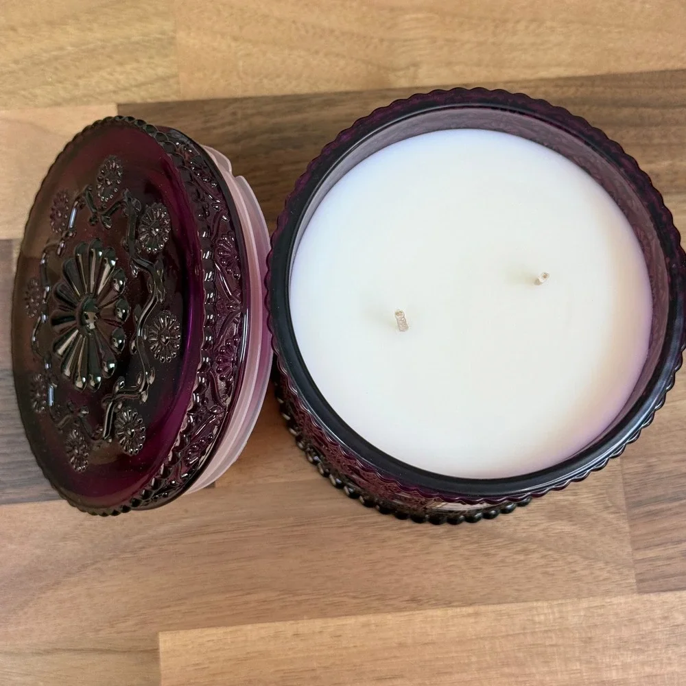 La‎ Jolie Muse Vanilla Plum Sky 12oz Natural Soy Wax Candle Purple Glass Jar Lid